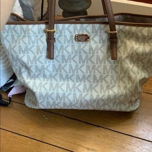 Michael Kors Large tote and credit card holder